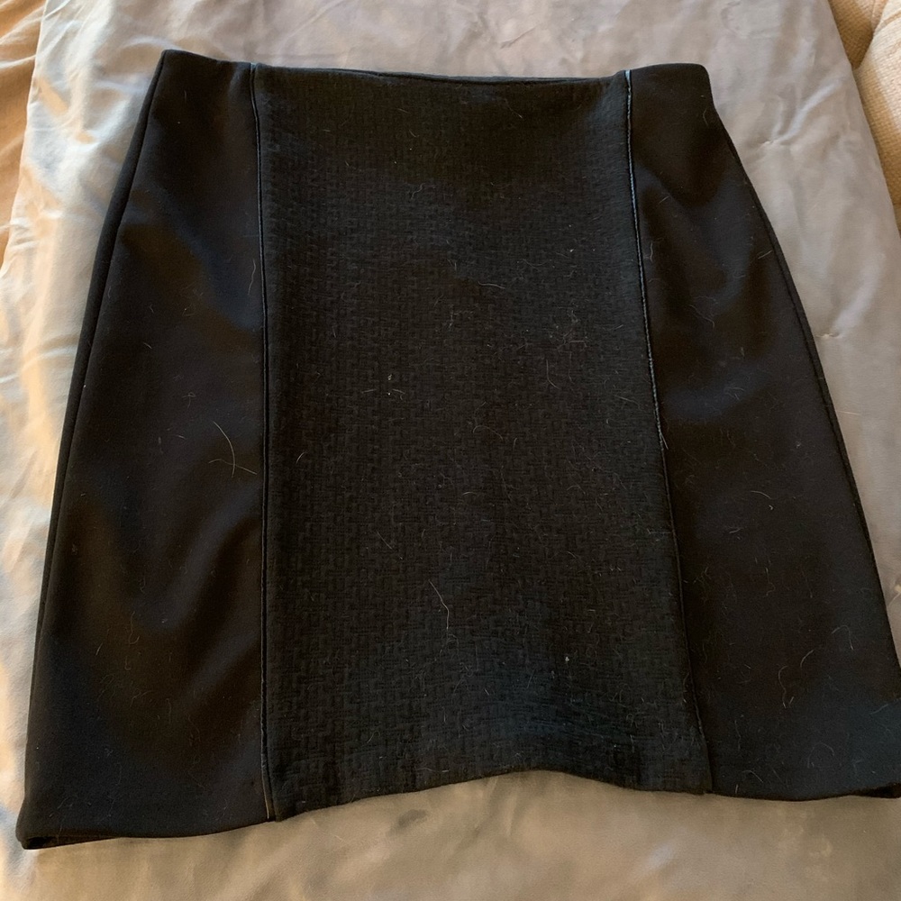 Laundry by Shelly Segal black skirt